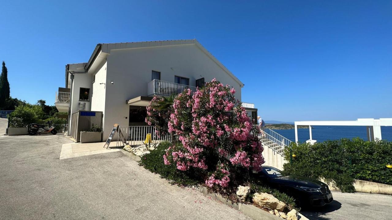 Zlatni Zalaz,Apartments,Supetarska Draga Exteriér fotografie