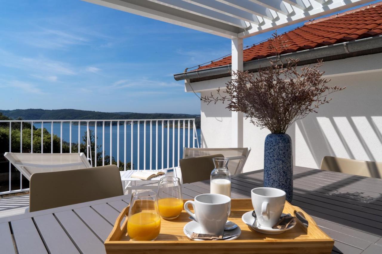 Zlatni Zalaz,Apartments,Supetarska Draga Exteriér fotografie