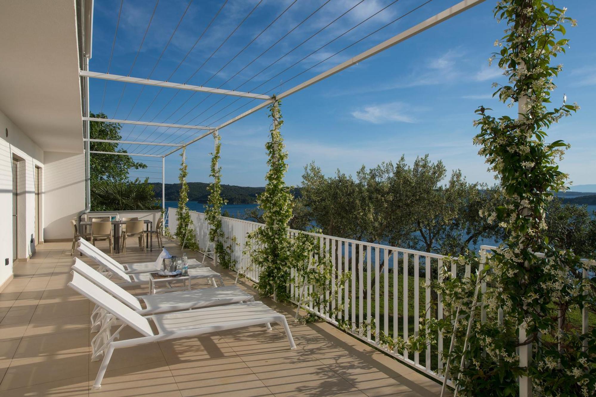 Zlatni Zalaz,Apartments,Supetarska Draga Exteriér fotografie